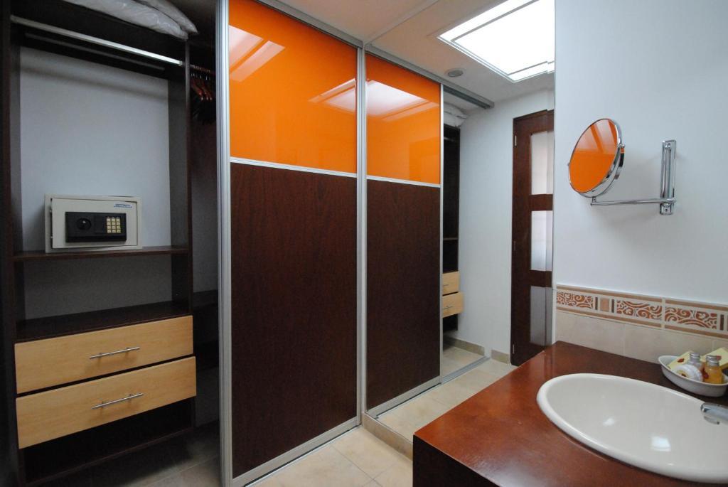 Hotel La Mansion Bogota Room photo